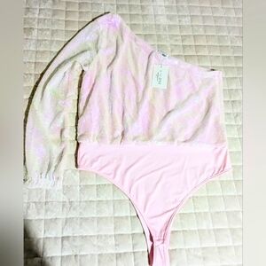 NWT In The Style sequin one shoulder bodysuit in iridescent pink PLUS SIZE-2